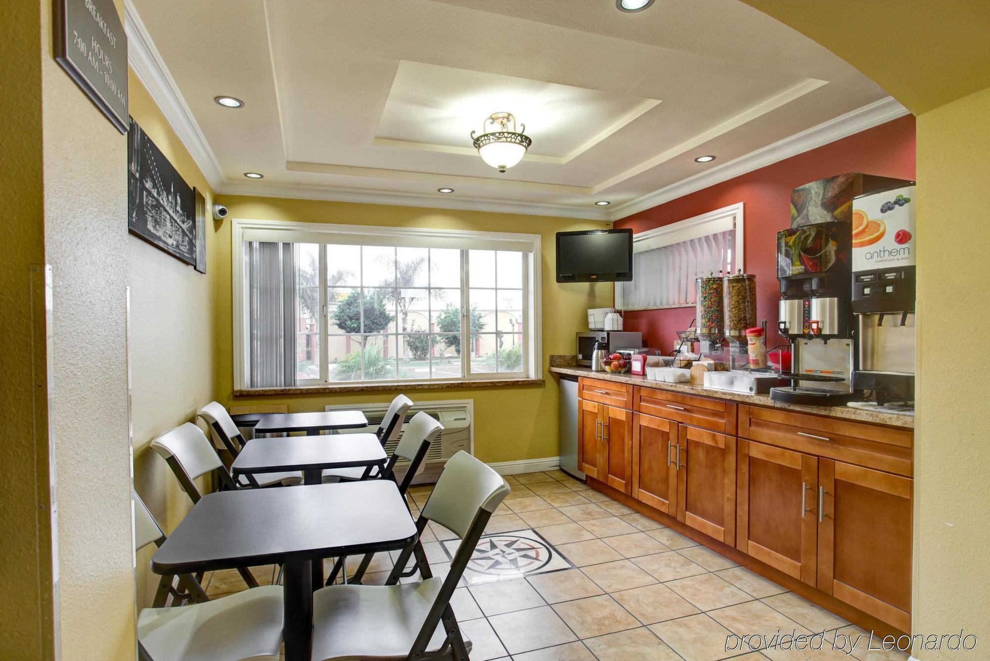 אוקלנד Rodeway Inn & Suites Near The Coliseum & Arena מראה חיצוני תמונה