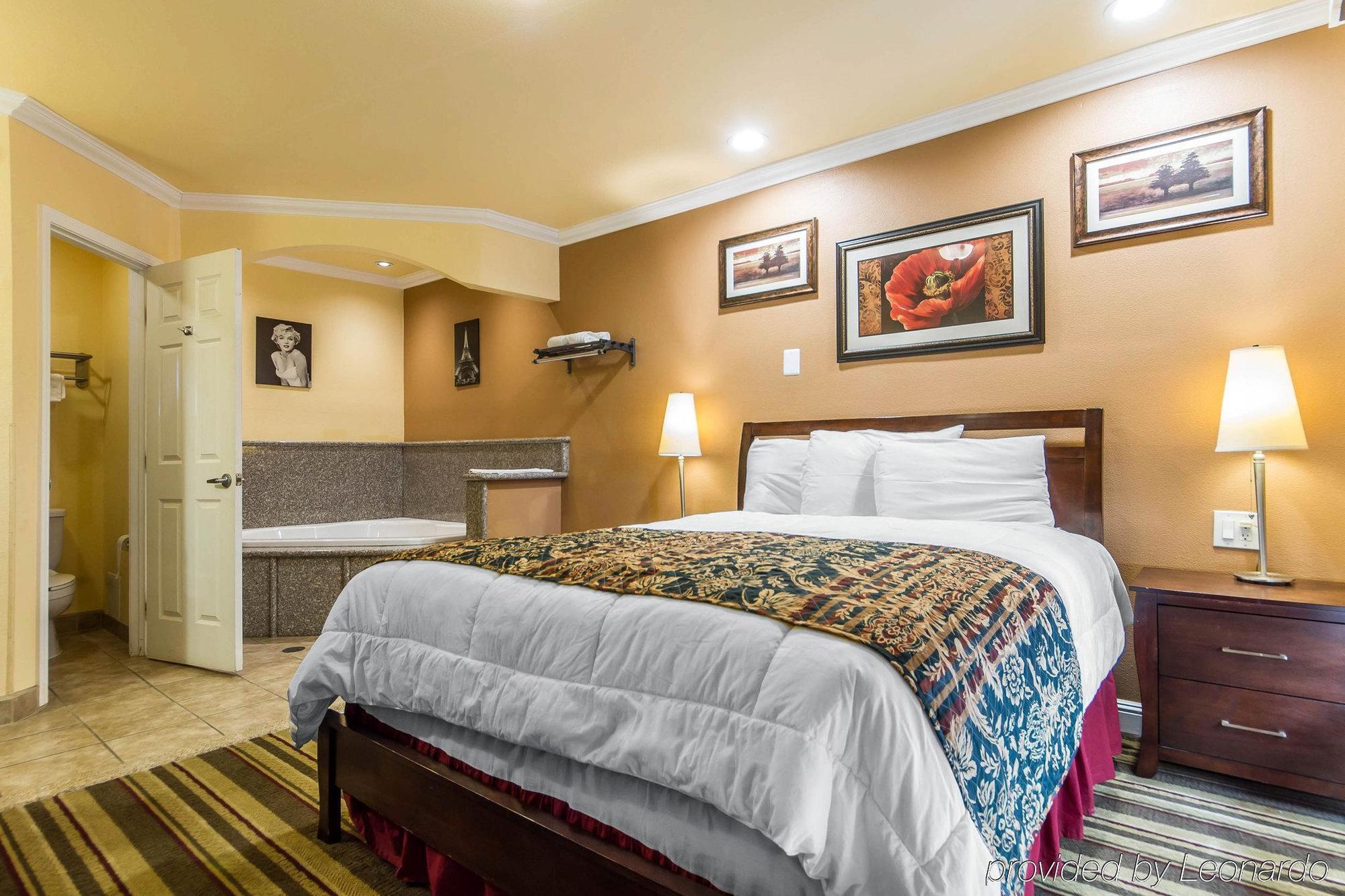 אוקלנד Rodeway Inn & Suites Near The Coliseum & Arena מראה חיצוני תמונה