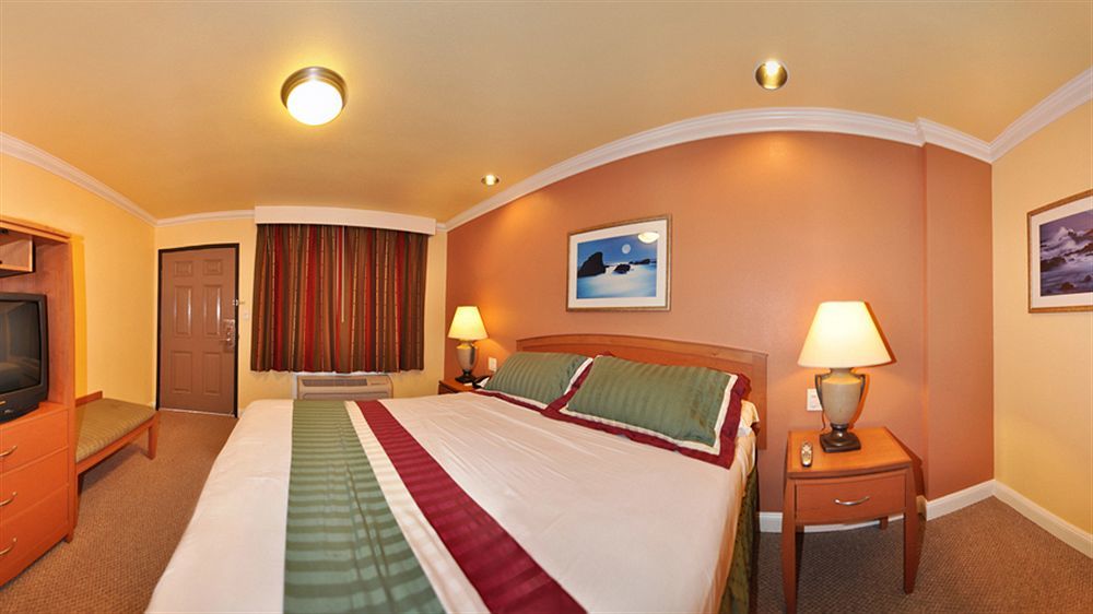 אוקלנד Rodeway Inn & Suites Near The Coliseum & Arena מראה חיצוני תמונה
