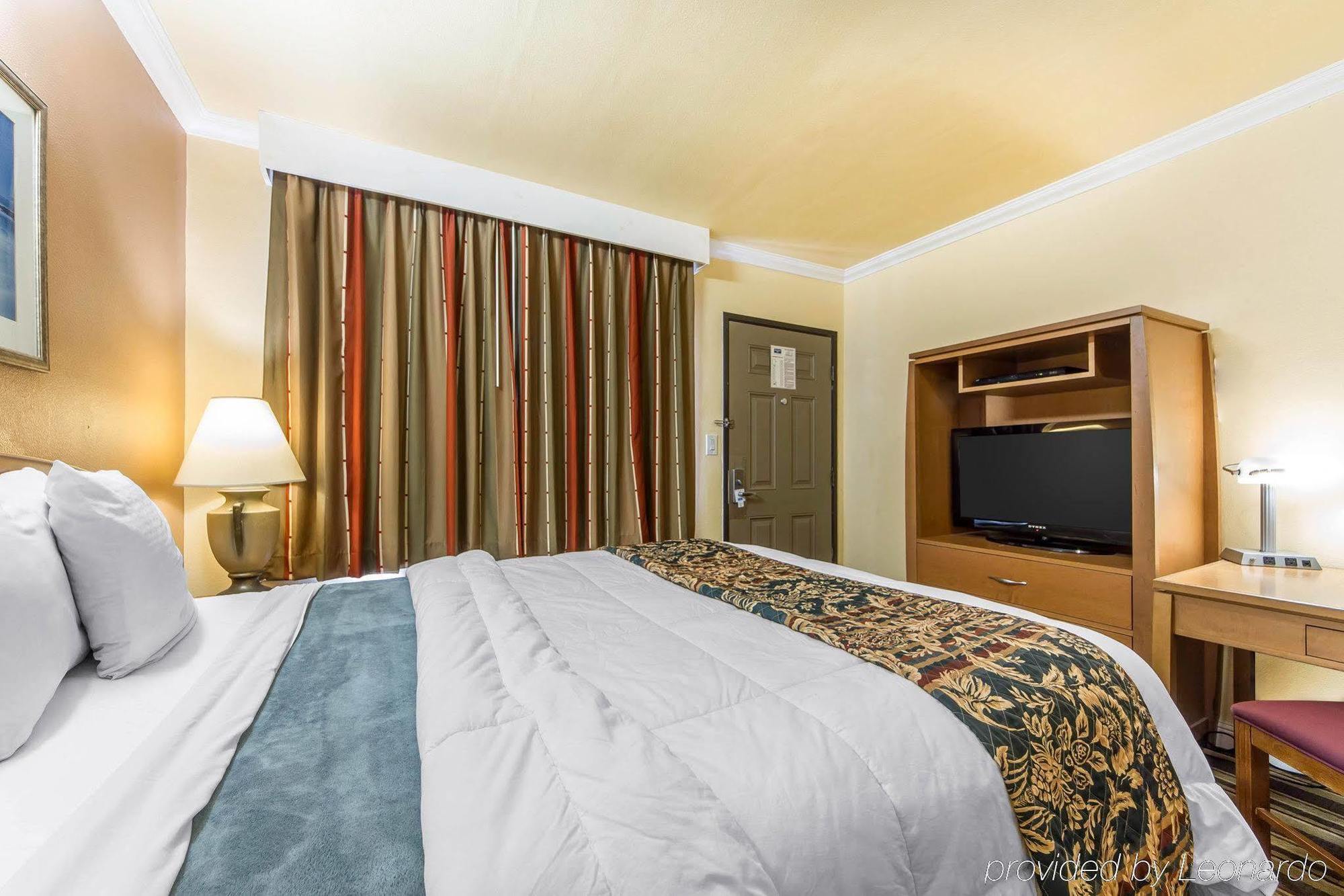 אוקלנד Rodeway Inn & Suites Near The Coliseum & Arena מראה חיצוני תמונה