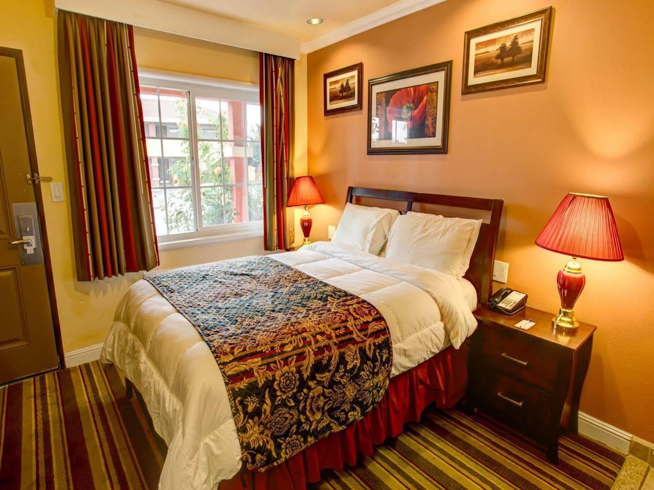 אוקלנד Rodeway Inn & Suites Near The Coliseum & Arena מראה חיצוני תמונה