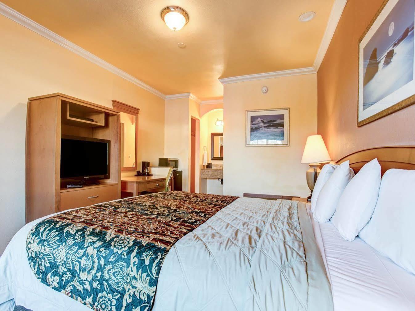 אוקלנד Rodeway Inn & Suites Near The Coliseum & Arena מראה חיצוני תמונה