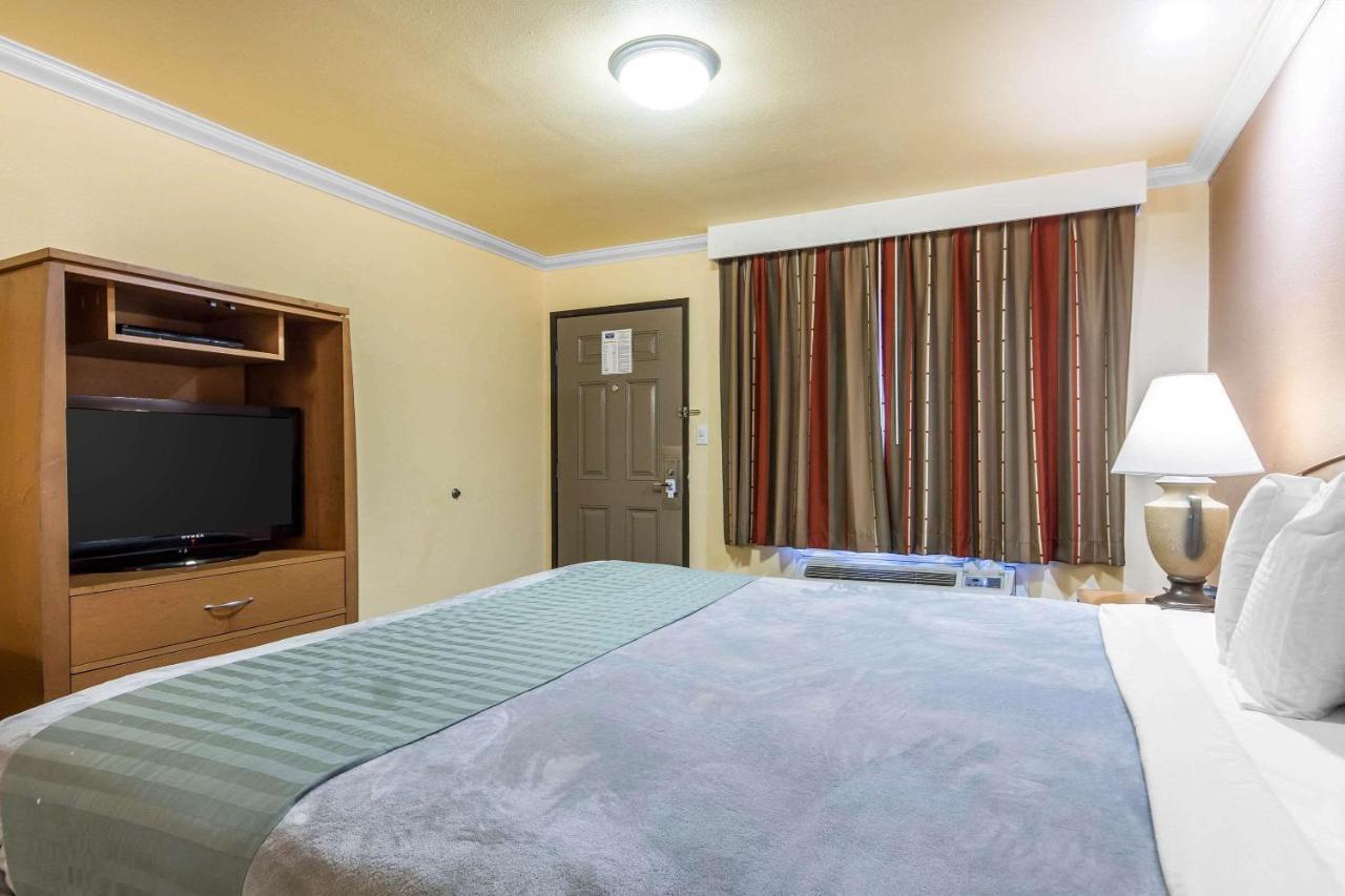 אוקלנד Rodeway Inn & Suites Near The Coliseum & Arena מראה חיצוני תמונה