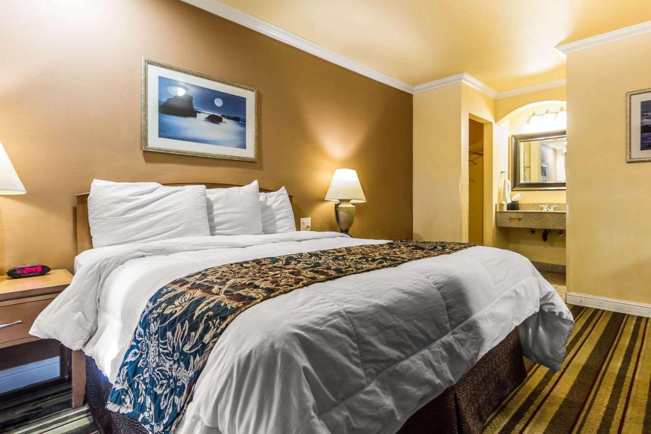 אוקלנד Rodeway Inn & Suites Near The Coliseum & Arena מראה חיצוני תמונה
