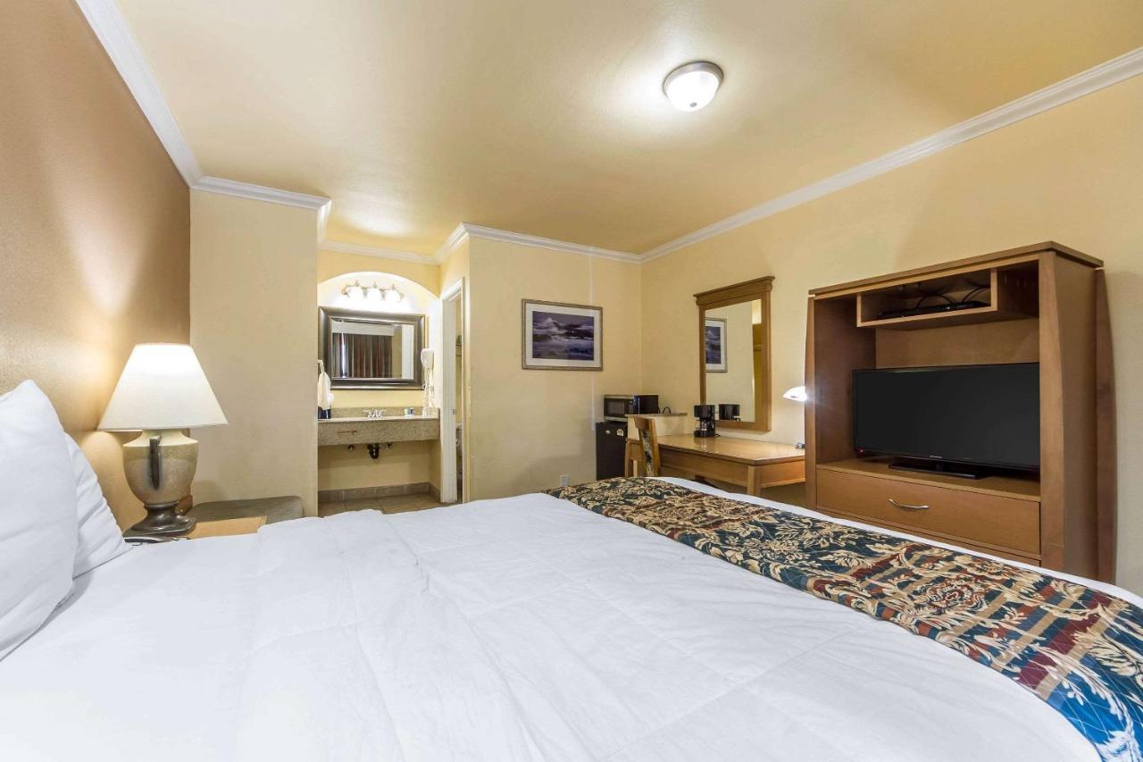 אוקלנד Rodeway Inn & Suites Near The Coliseum & Arena מראה חיצוני תמונה