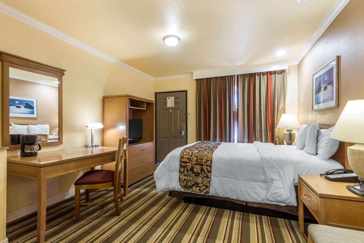 אוקלנד Rodeway Inn & Suites Near The Coliseum & Arena מראה חיצוני תמונה