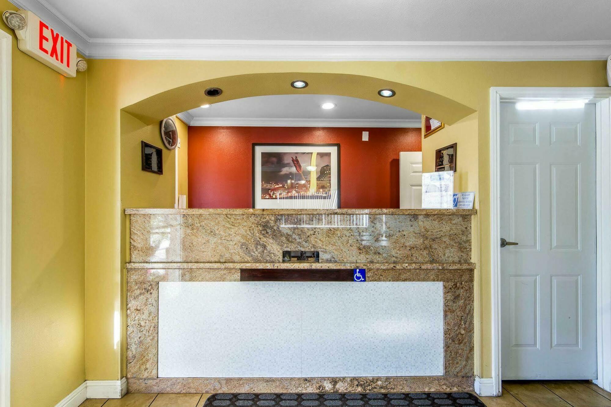 אוקלנד Rodeway Inn & Suites Near The Coliseum & Arena מראה חיצוני תמונה