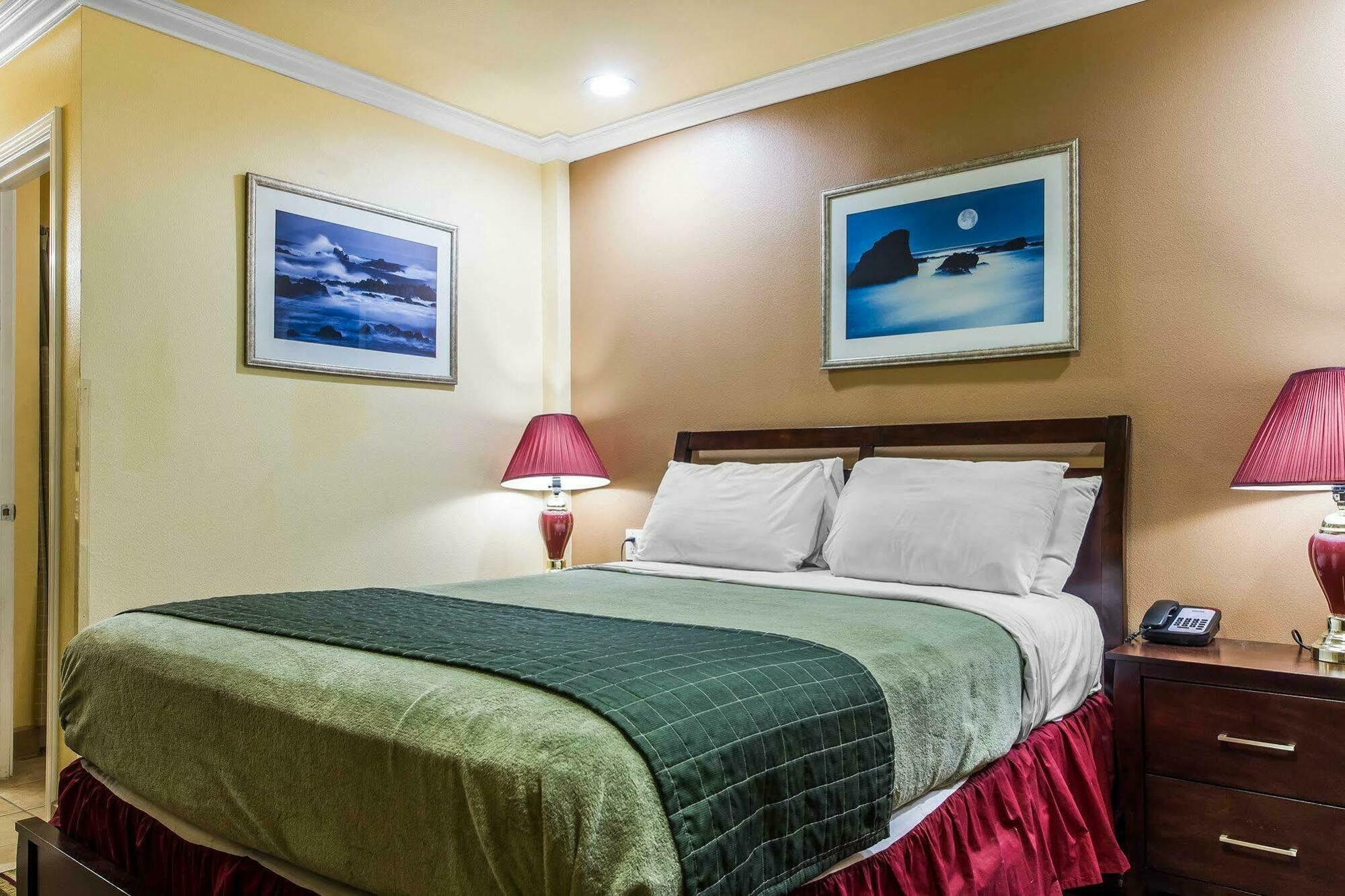 אוקלנד Rodeway Inn & Suites Near The Coliseum & Arena מראה חיצוני תמונה