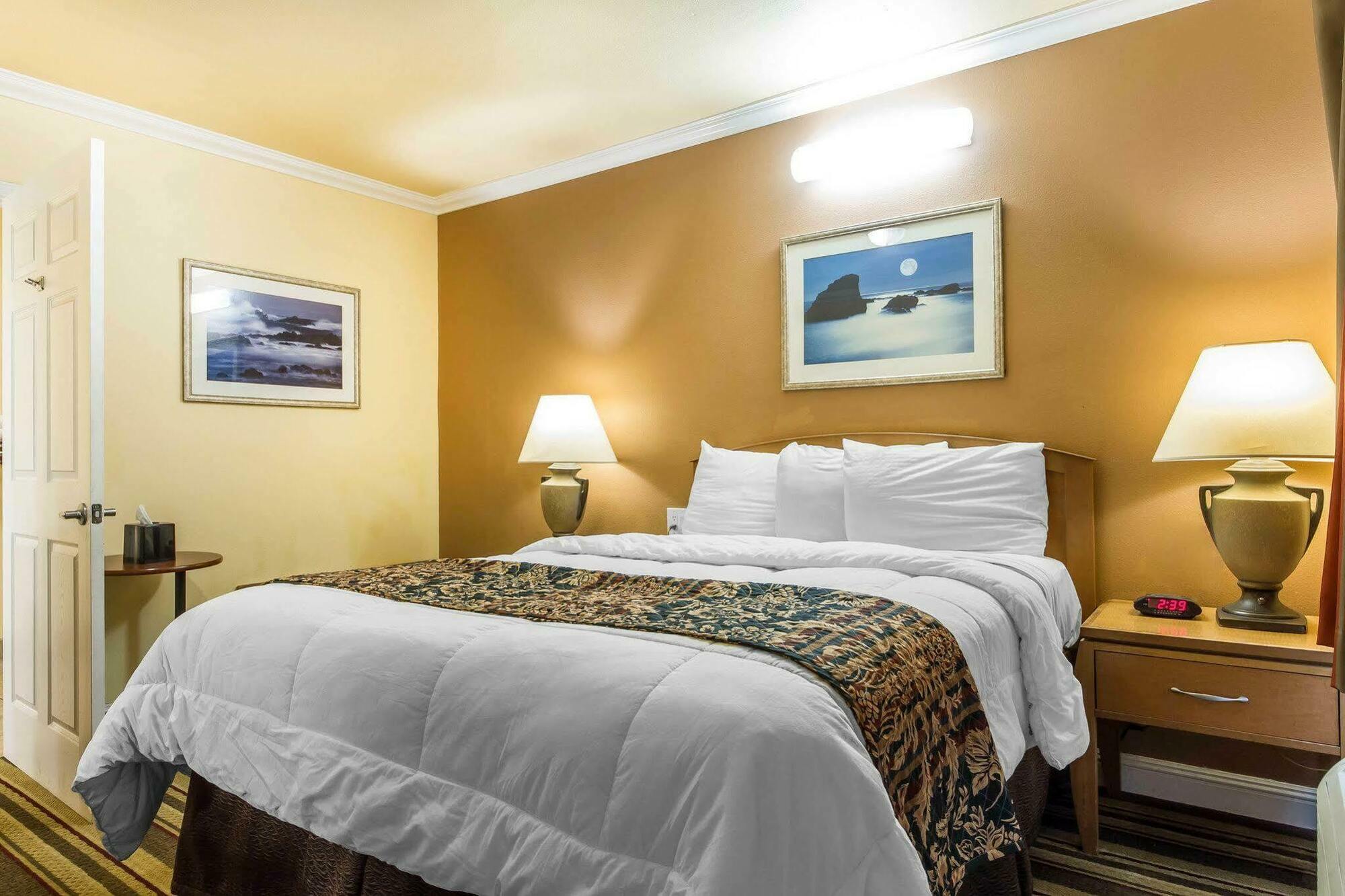 אוקלנד Rodeway Inn & Suites Near The Coliseum & Arena מראה חיצוני תמונה