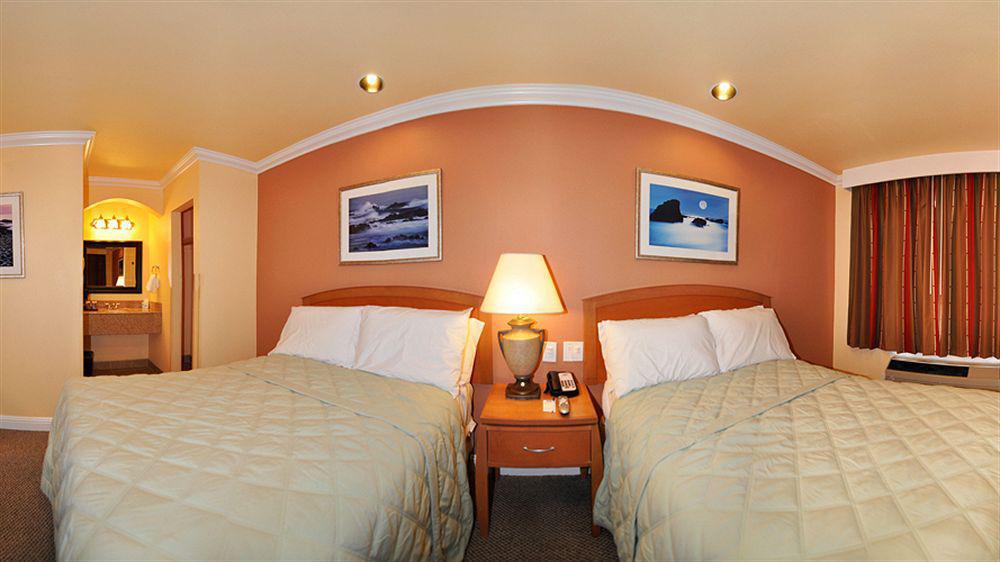 אוקלנד Rodeway Inn & Suites Near The Coliseum & Arena מראה חיצוני תמונה